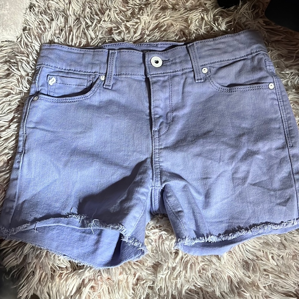 Denizen Levi weekend shorts, small/medium. adjustable waistband.